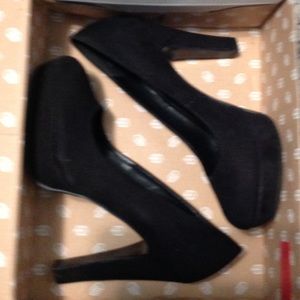 Black saude heels